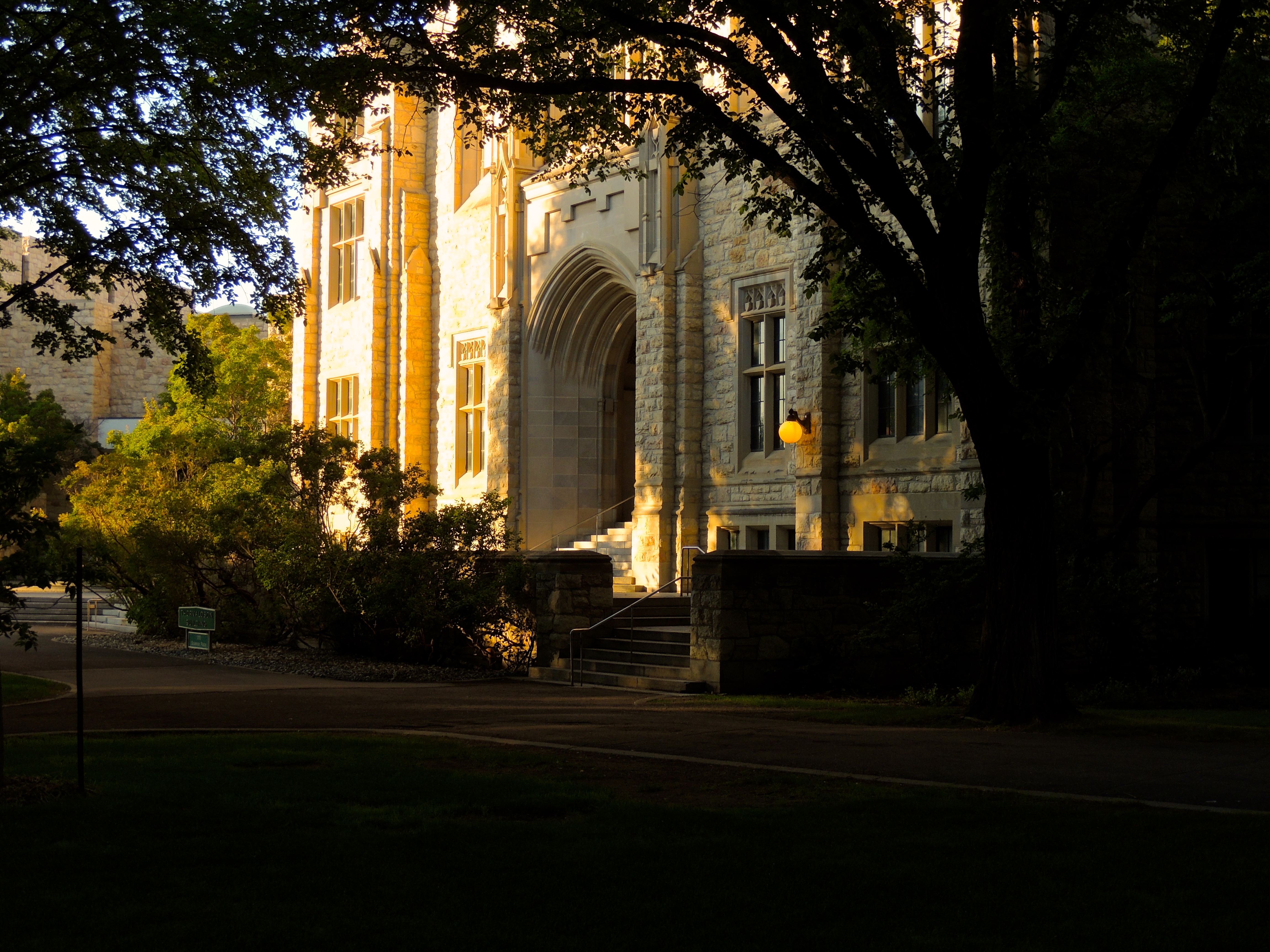 Thorvaldson Building - Uof S Campus