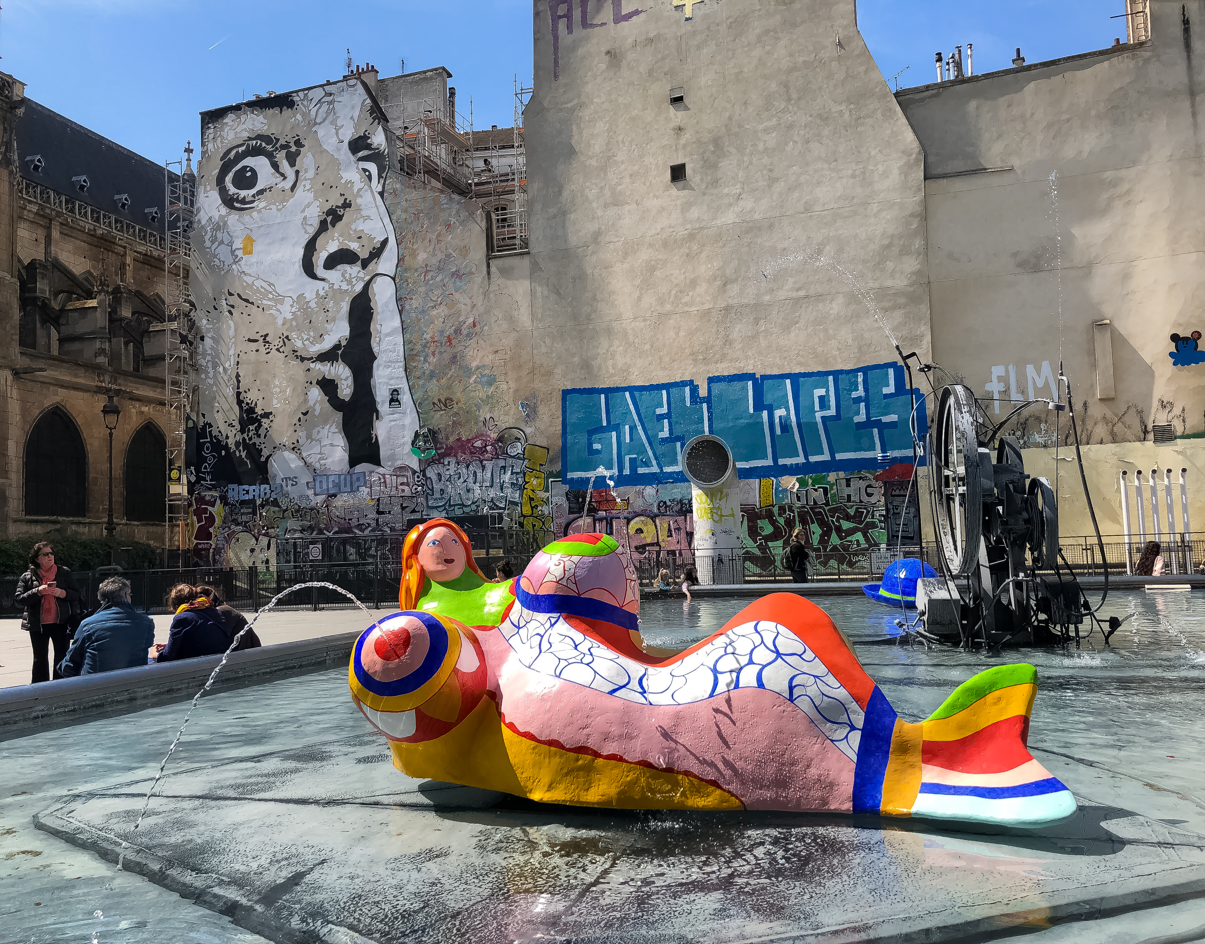 Stravinsky Fountain 5 and mural